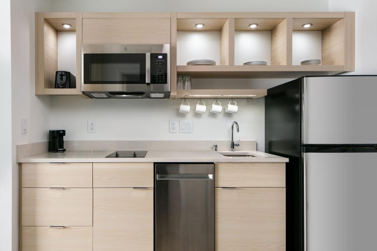 Towneplace Suites By Marriott Oconomowoc מראה חיצוני תמונה