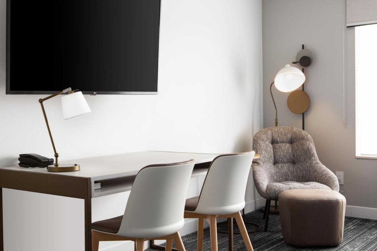 Towneplace Suites By Marriott Oconomowoc מראה חיצוני תמונה