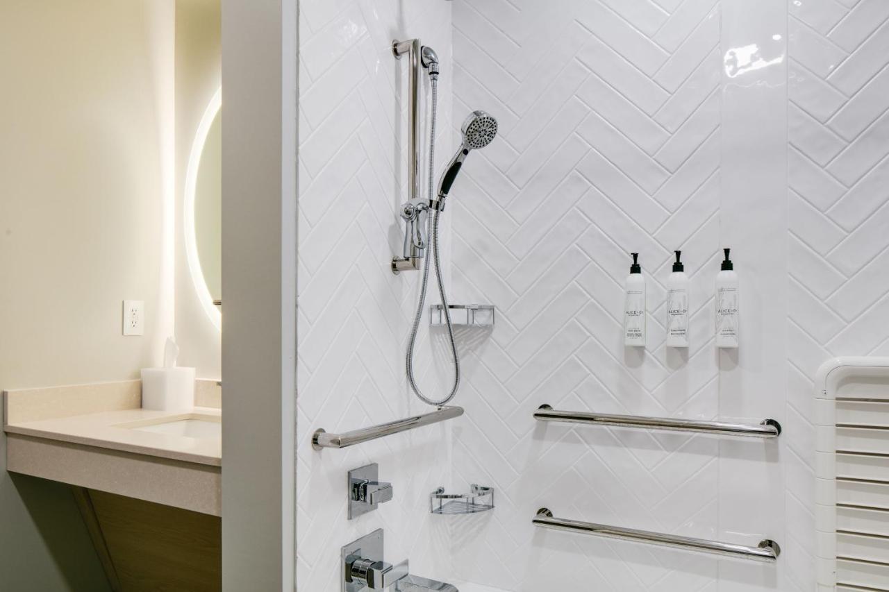 Towneplace Suites By Marriott Oconomowoc מראה חיצוני תמונה